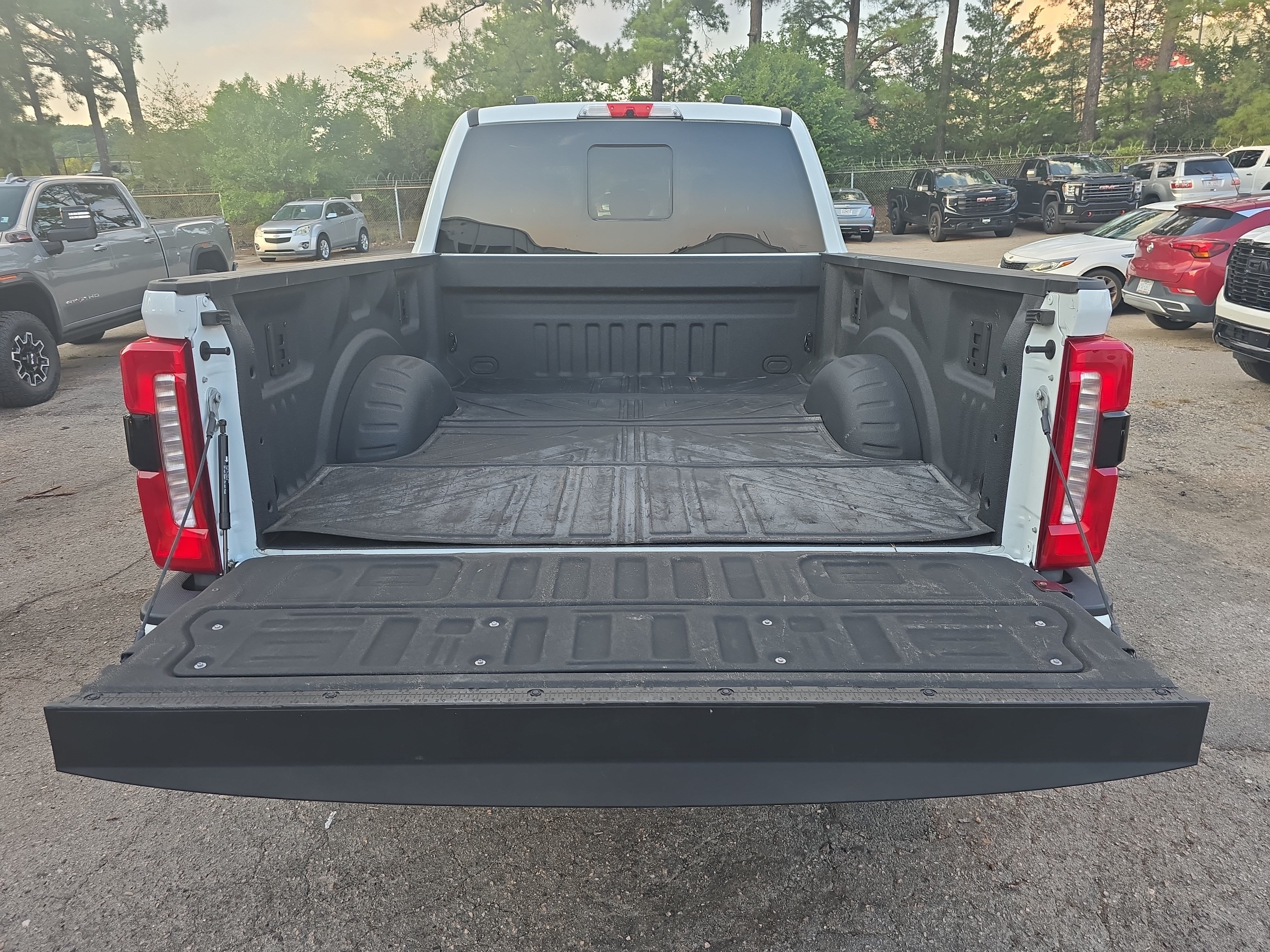 Used 2025 Ford F250 XL w/ STX Appearance Package AWD/4WD image 13
