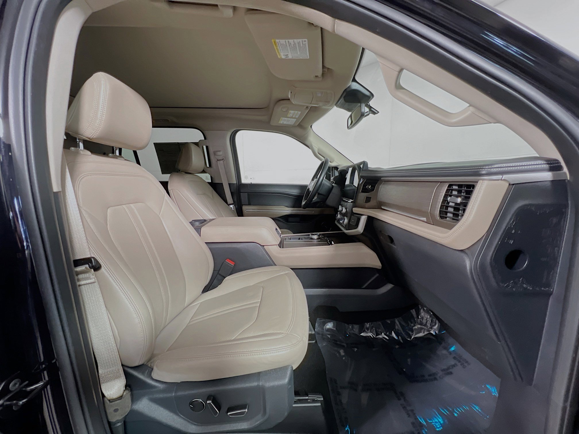 Used 2024 Ford Expedition Max Limited image 31