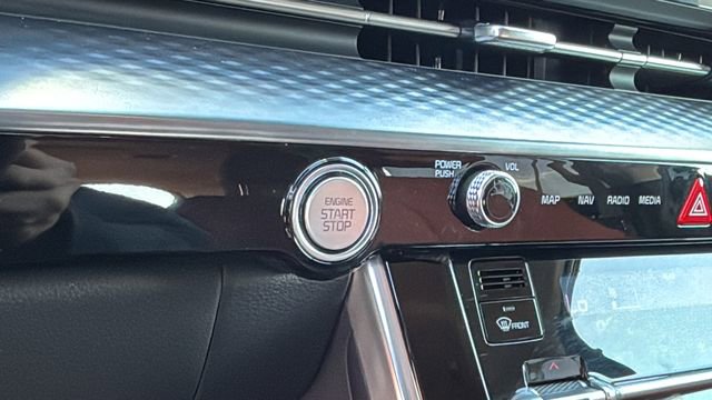 Used 2024 Kia Carnival SX Prestige image 29