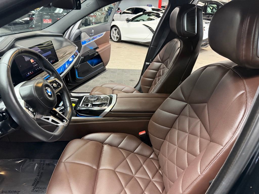 Used 2026 BMW 740i xDrive AWD/4WD image 33