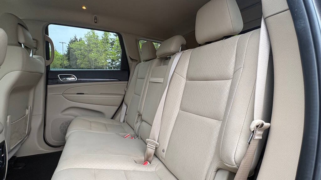 Used 2020 Jeep Grand Cherokee Laredo RWD image 15
