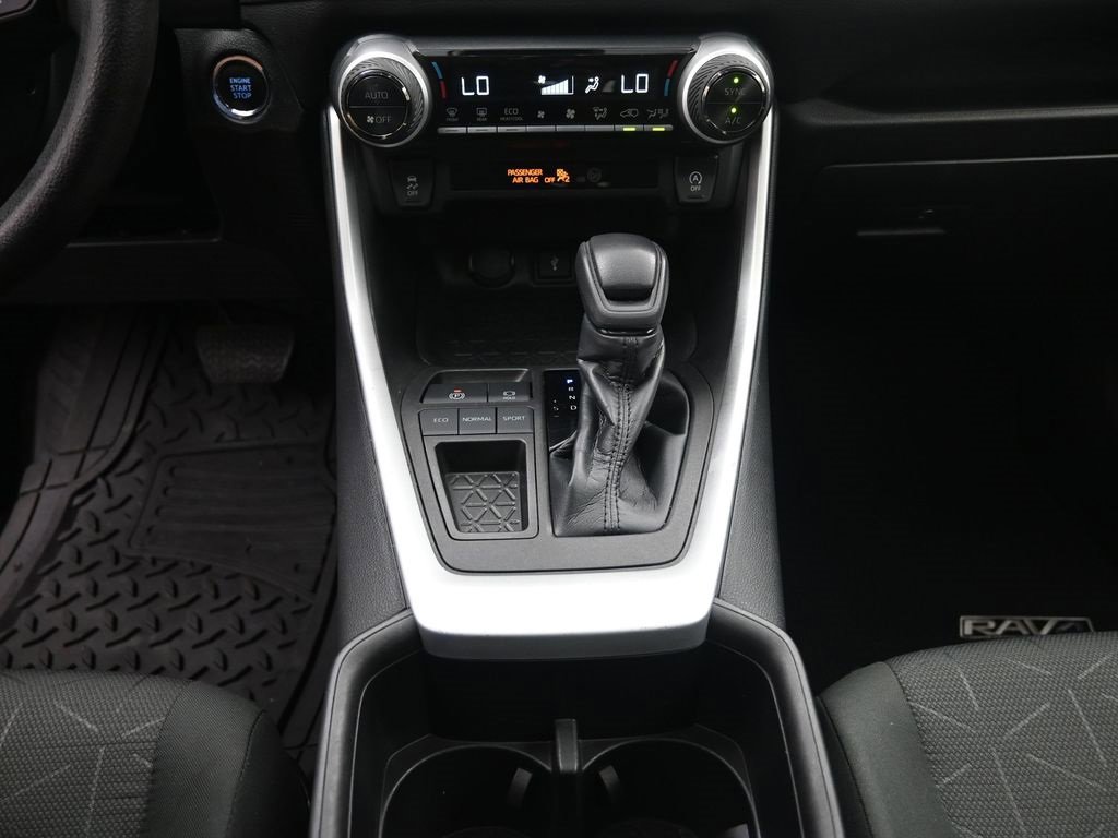 Used 2022 Toyota RAV4 XLE image 13