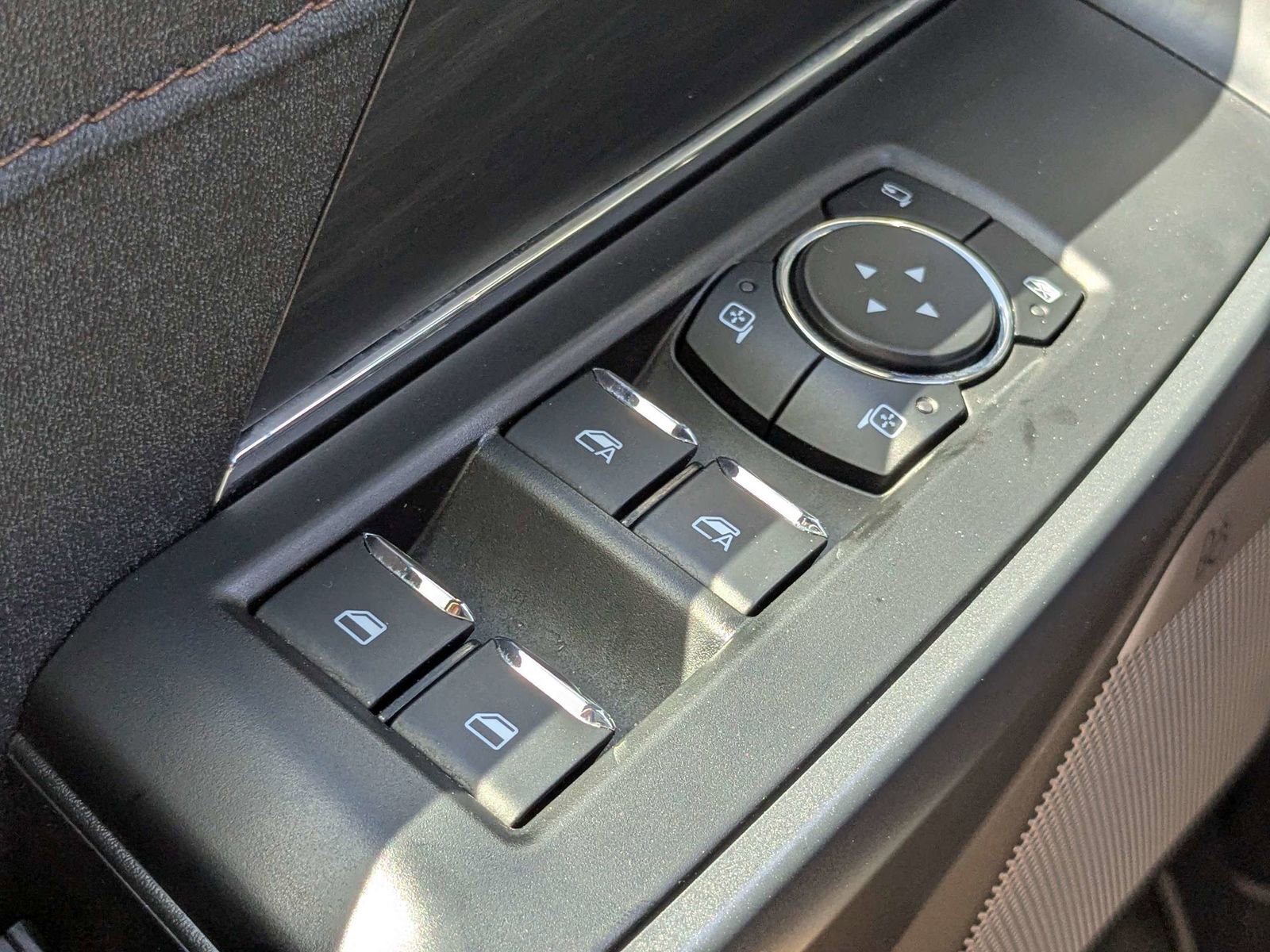 Used 2025 Ford F150 Lariat w/ Equipment Group 502A High image 27