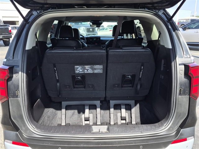 Used 2025 Kia Carnival image 8
