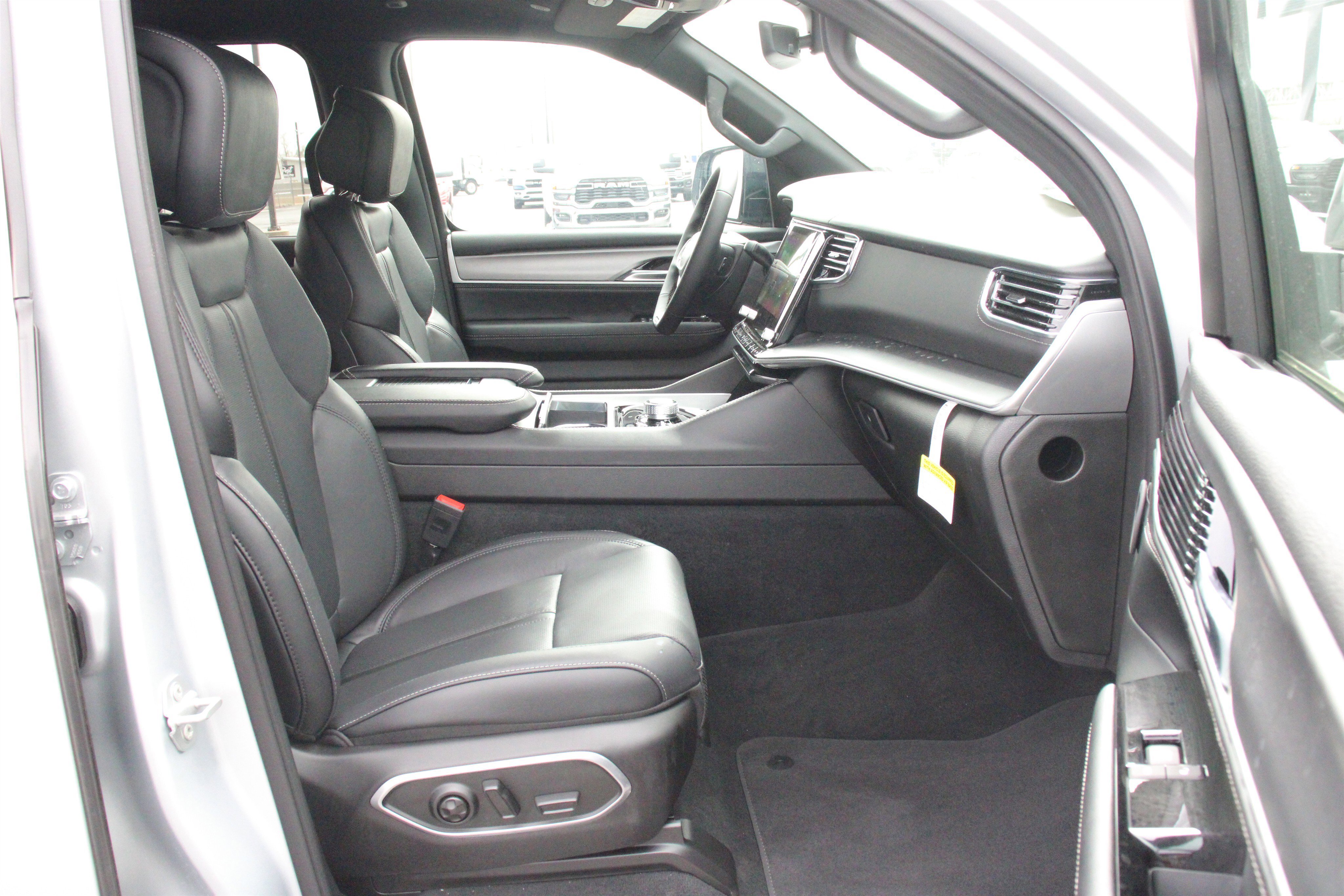 New 2026 Jeep Grand Wagoneer L Limited image 31