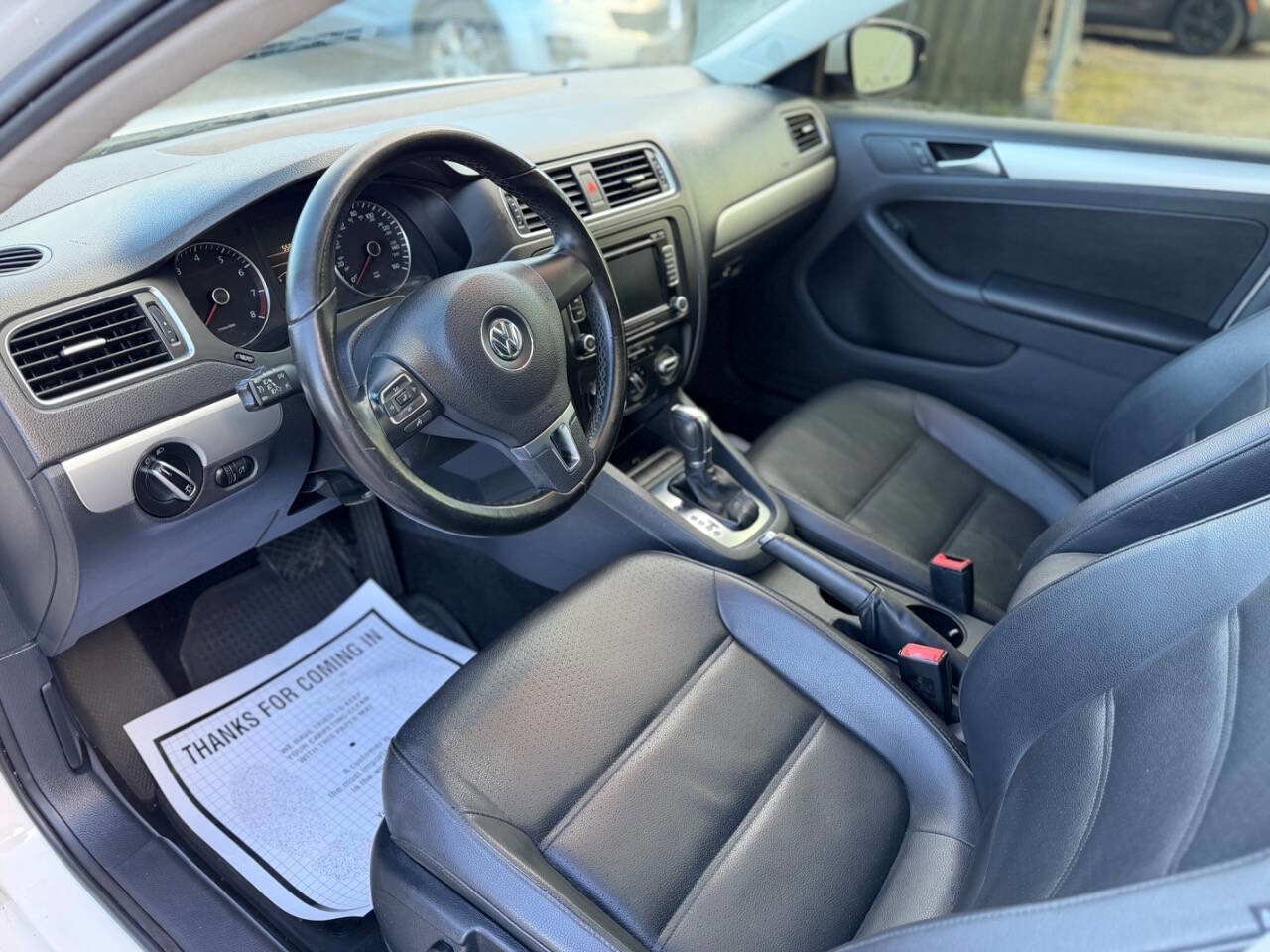 Used 2013 Volkswagen Jetta SE FWD image 9