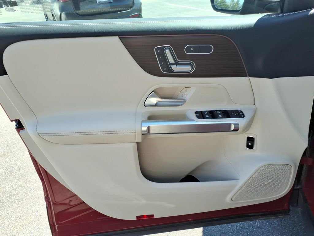 New 2026 Mercedes-Benz GLB 250 4MATIC image 11