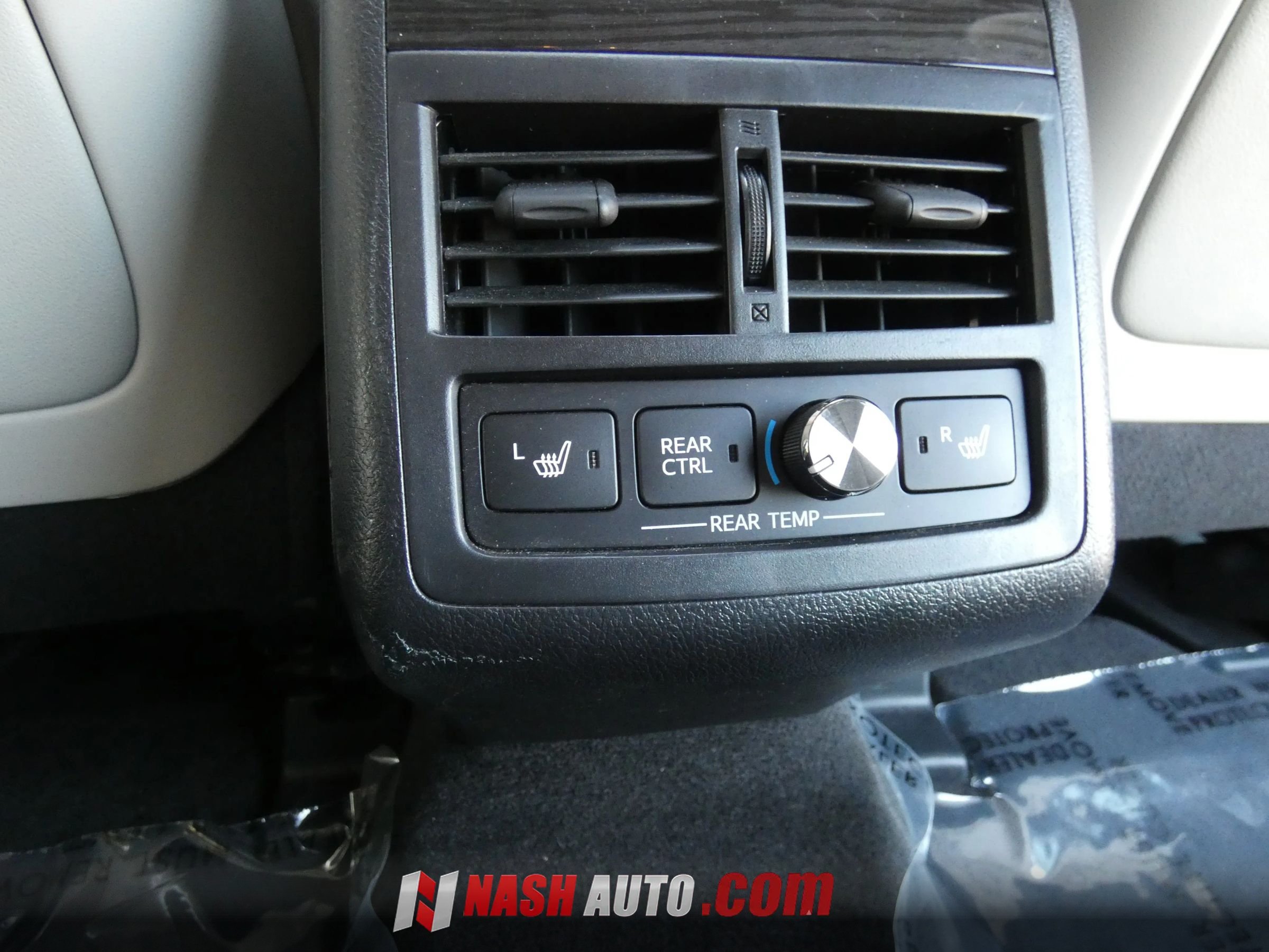 Used 2014 Toyota Avalon Limited FWD image 45
