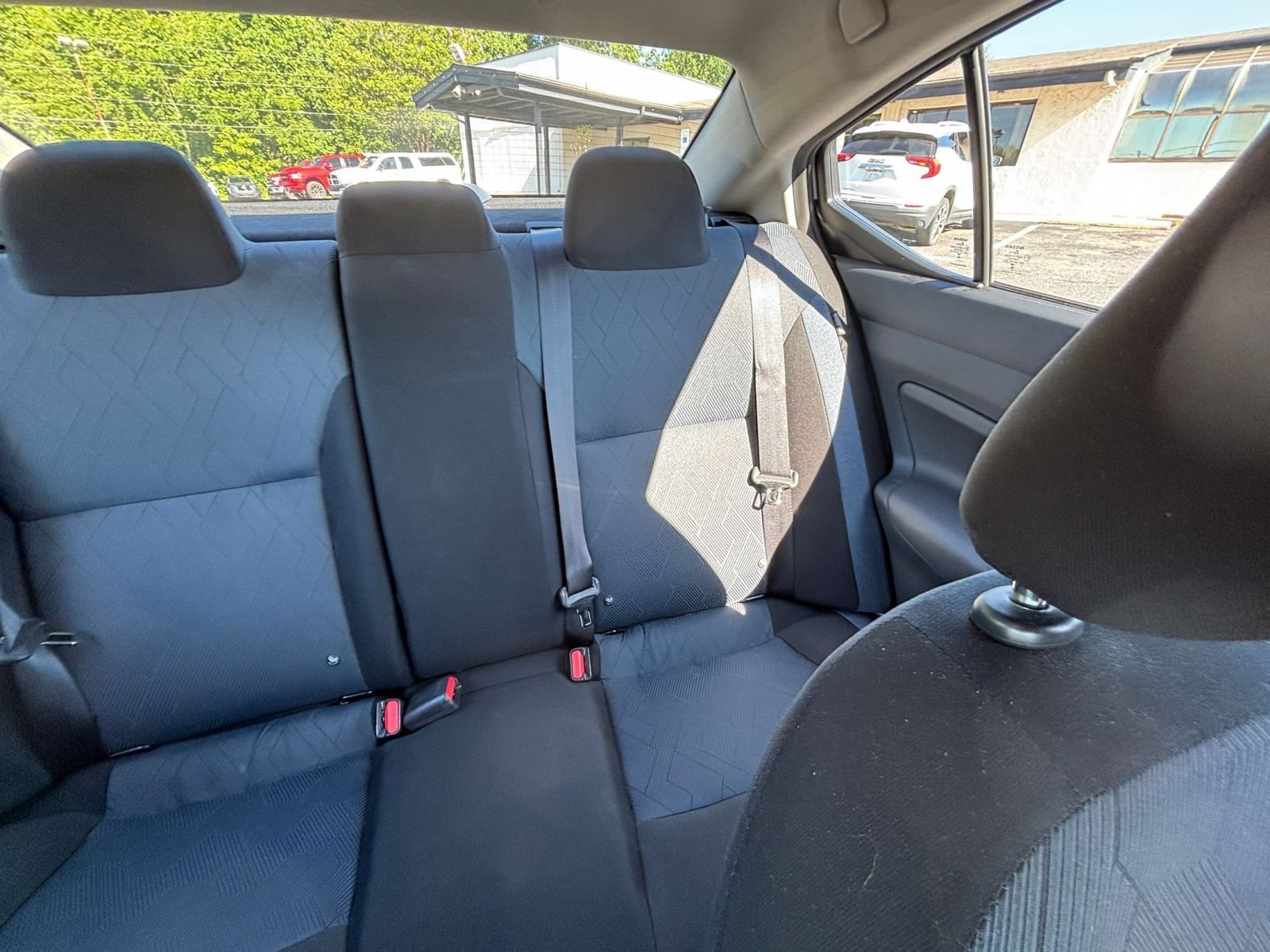 Used 2025 Nissan Versa SV FWD image 32