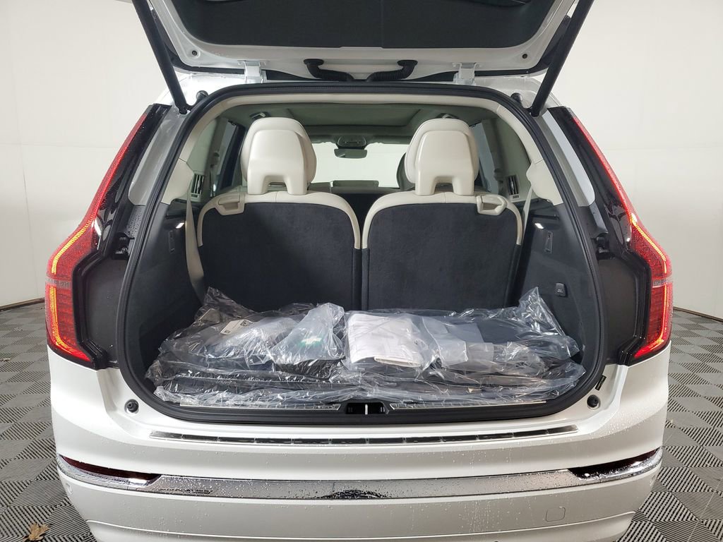 New 2026 Volvo XC90 T8 Ultra w/ Protection Package Premier image 9