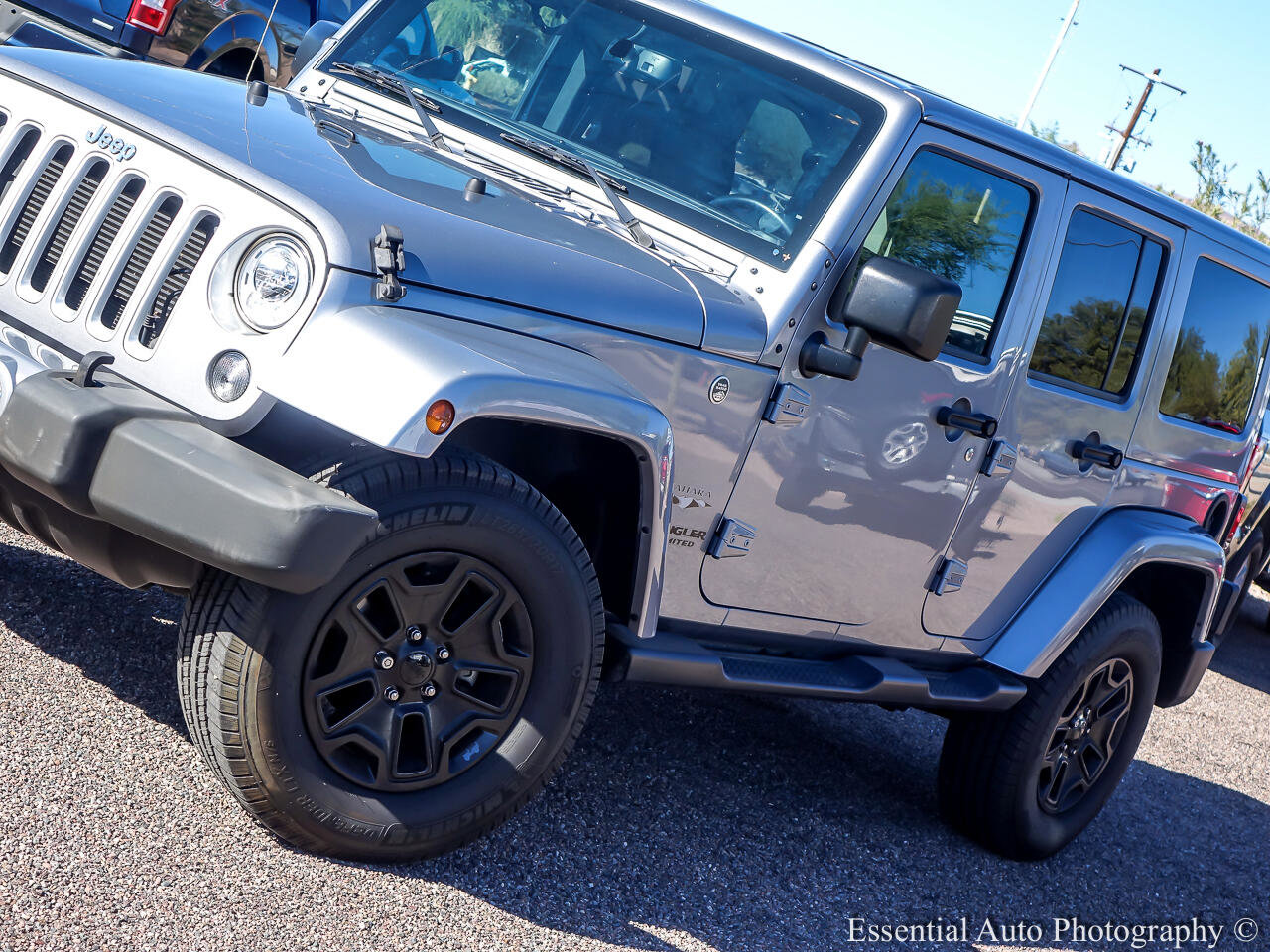 Used 2017 Jeep Wrangler Unlimited Sahara w/ Connectivity Group image 4