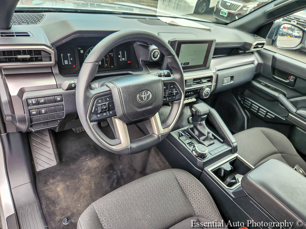 Used 2025 Toyota 4Runner SR5 AWD/4WD image 7
