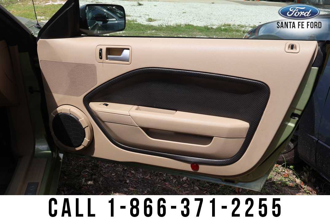 Used 2006 Ford Mustang GT RWD image 17