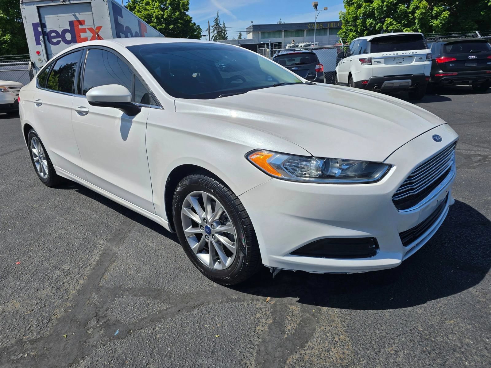 Used 2017 Ford Fusion SE w/ Fusion SE Technology Package FWD image 7