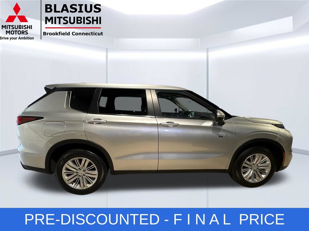 Used 2025 Mitsubishi Outlander ES AWD/4WD image 7