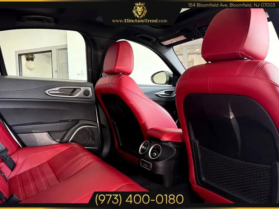 Used 2022 Alfa Romeo Giulia Veloce image 27