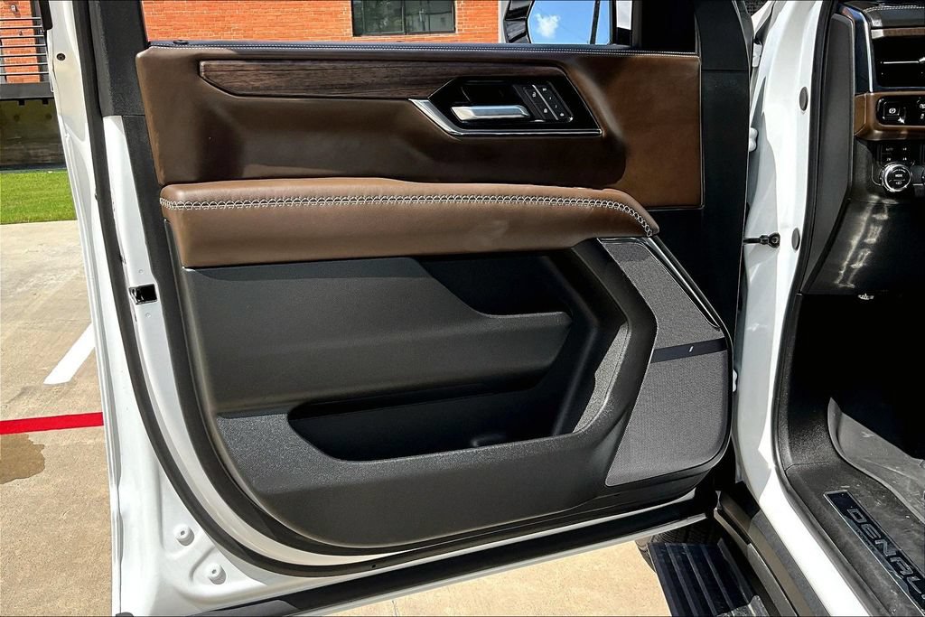 Used 2026 GMC Yukon XL Denali Ultimate w/ LPO, Floor Liner Package AWD/4WD image 25