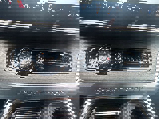 Used 2025 Ford Expedition Max Platinum image 19