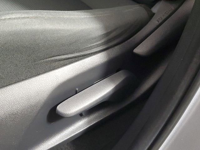 Used 2021 Toyota RAV4 LE image 18