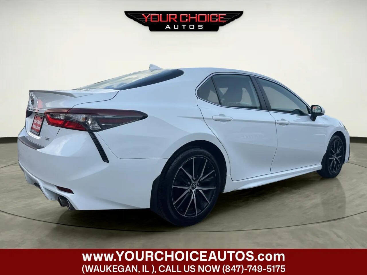 Used 2022 Toyota Camry SE FWD image 5