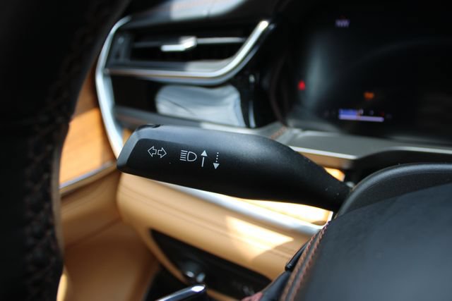 Used 2022 Jeep Grand Cherokee L Summit AWD/4WD image 12