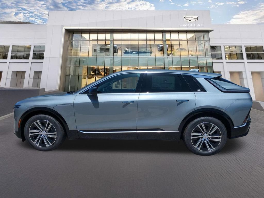 New 2026 Cadillac Lyriq Luxury AWD/4WD image 5
