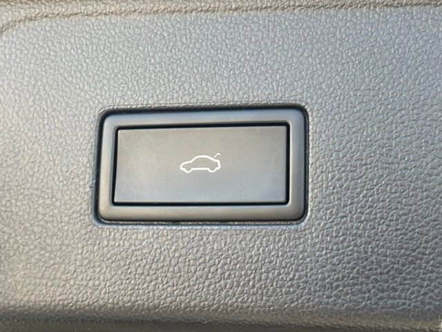 Used 2025 Volkswagen Atlas SE image 8