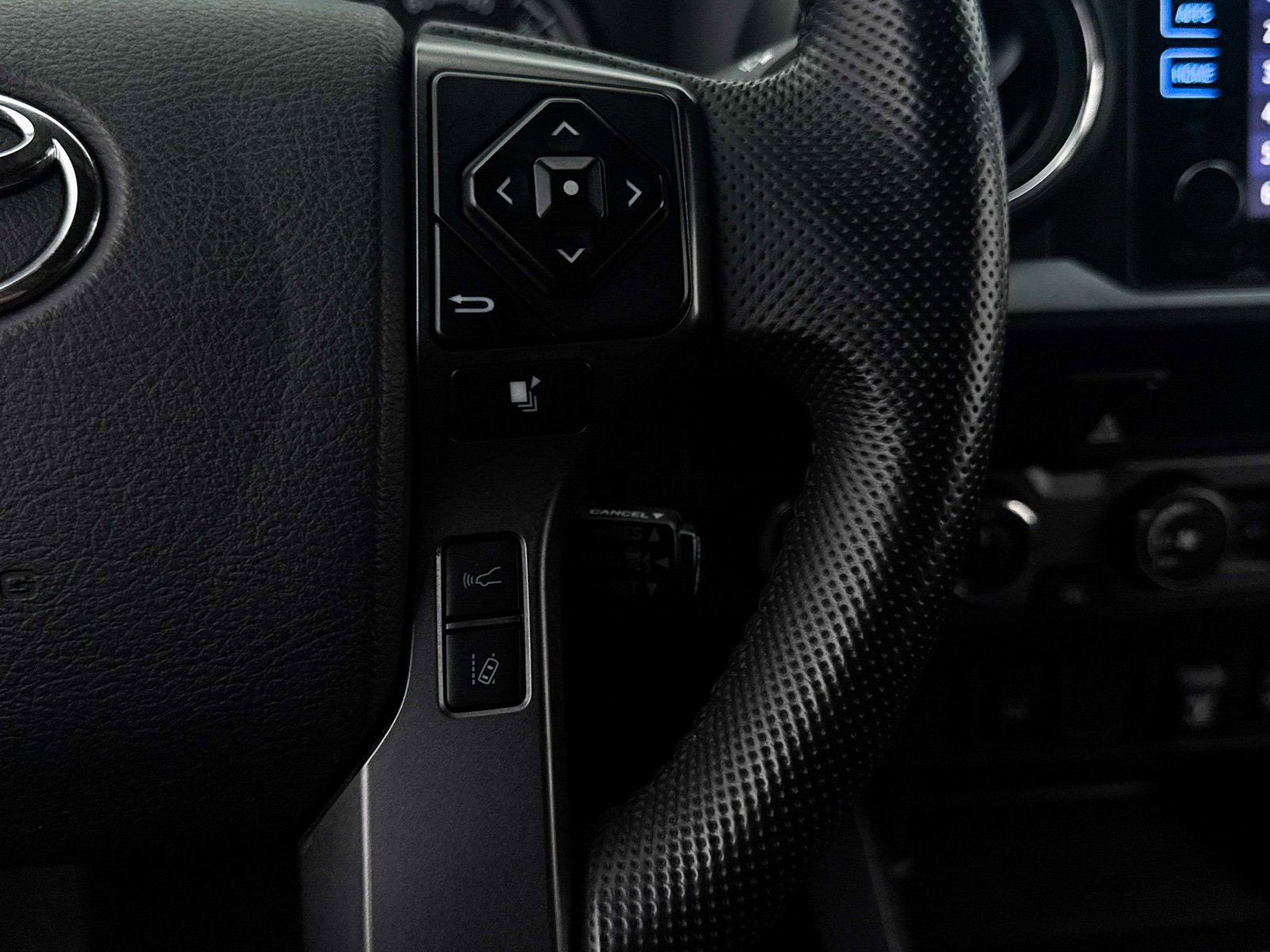 Used 2019 Toyota Tacoma TRD Off-Road AWD/4WD image 28