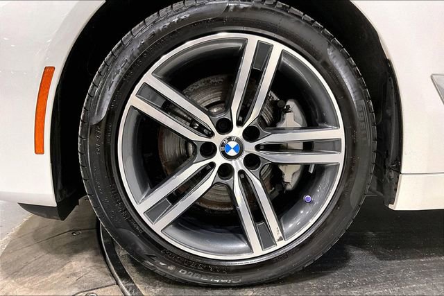 Used 2023 BMW 530i xDrive w/ Premium Package image 8