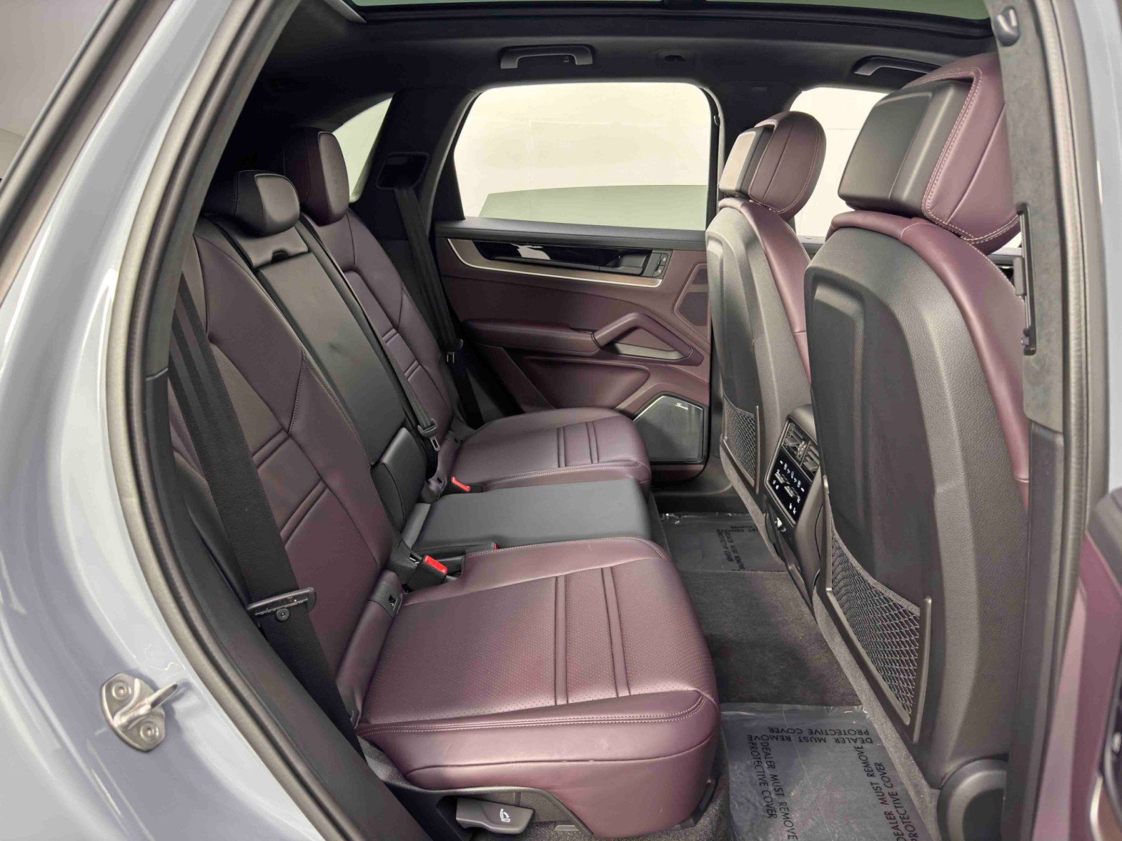 Used 2024 Porsche Cayenne Turbo image 43