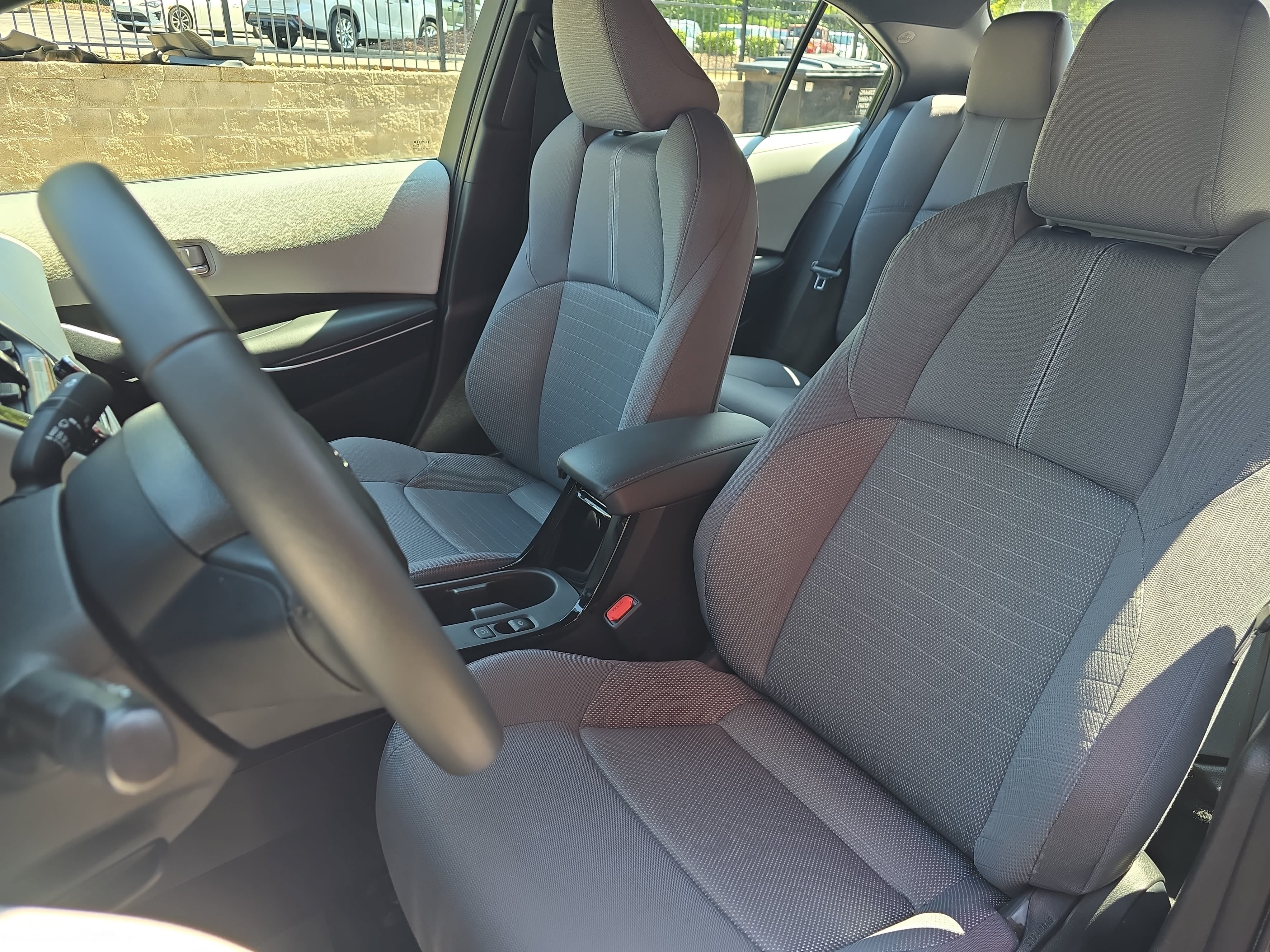Used 2025 Toyota Corolla SE FWD image 14