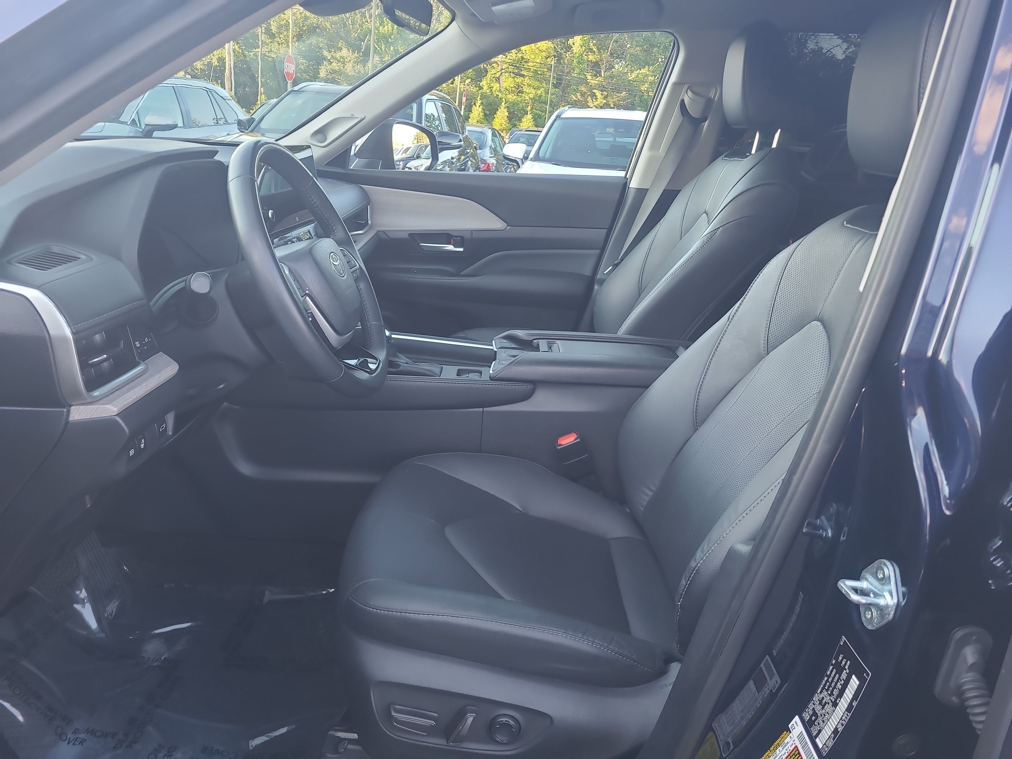 Certified 2024 Toyota Grand Highlander AWD image 16