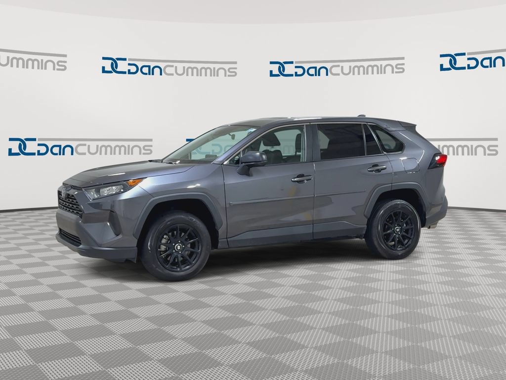 Used 2022 Toyota RAV4 LE FWD image 4