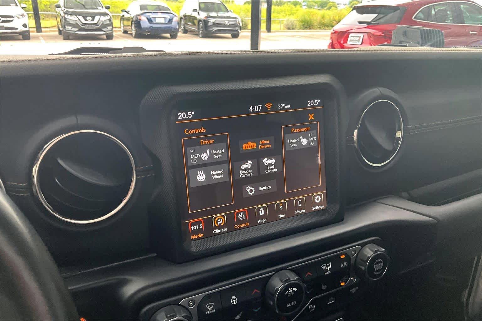 Used 2021 Jeep Wrangler Unlimited Sahara AWD/4WD image 31