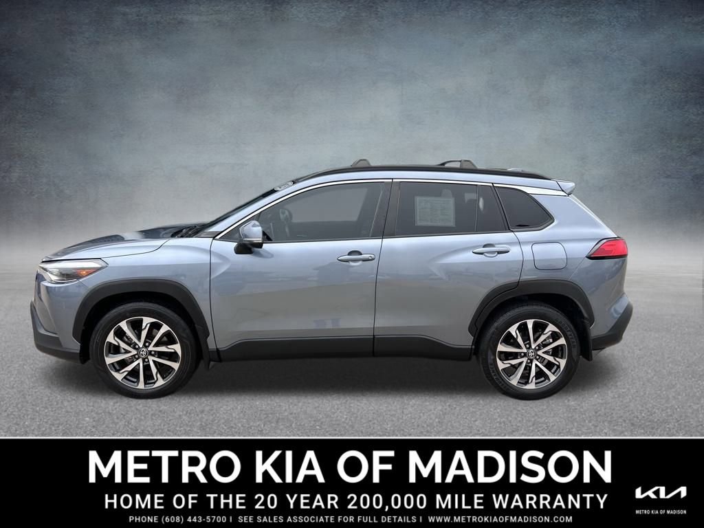 Used 2023 Toyota Corolla Cross XLE image 8