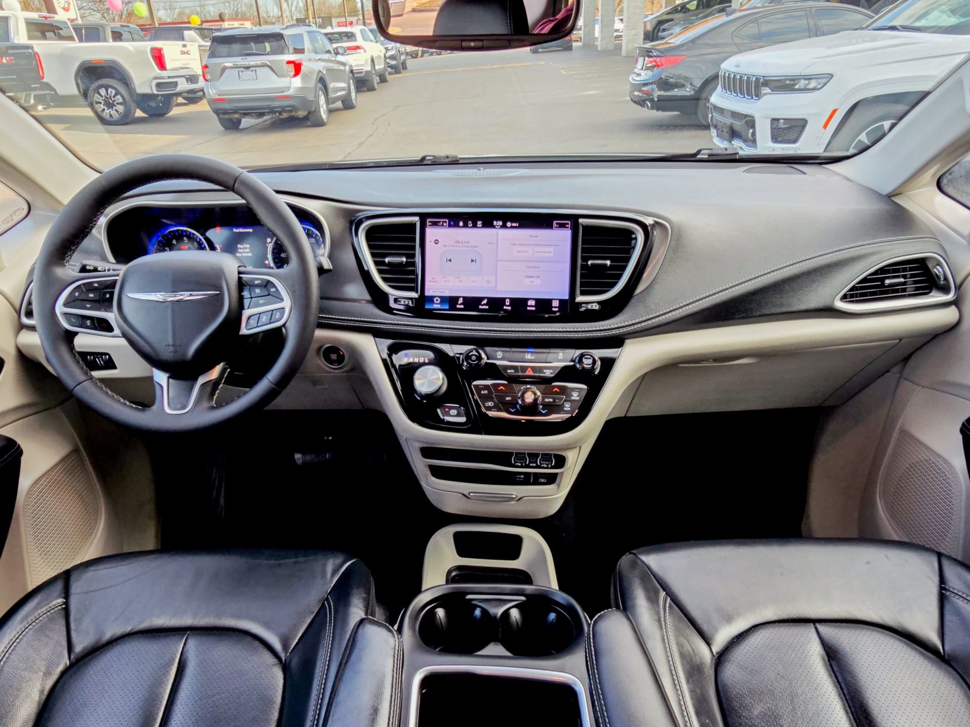 Used 2022 Chrysler Pacifica Touring-L image 34