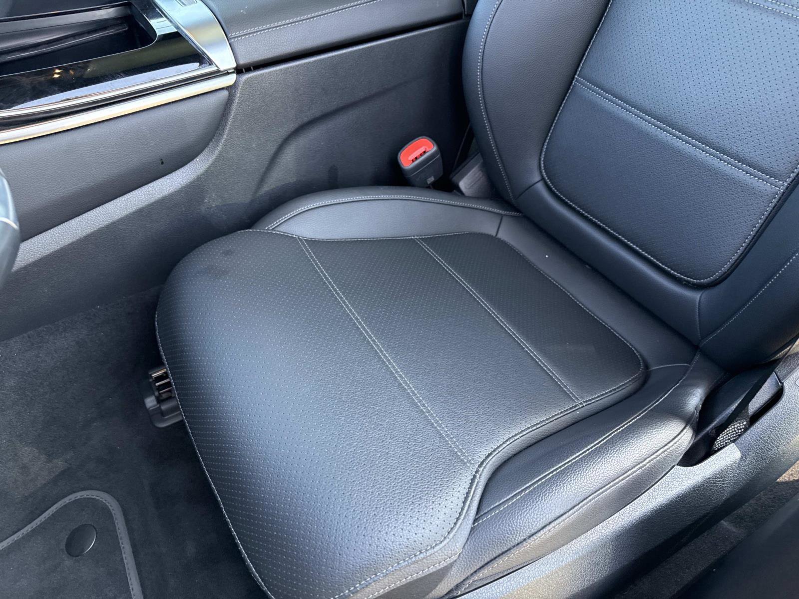 Used 2025 Mercedes-Benz GLC 300 image 22