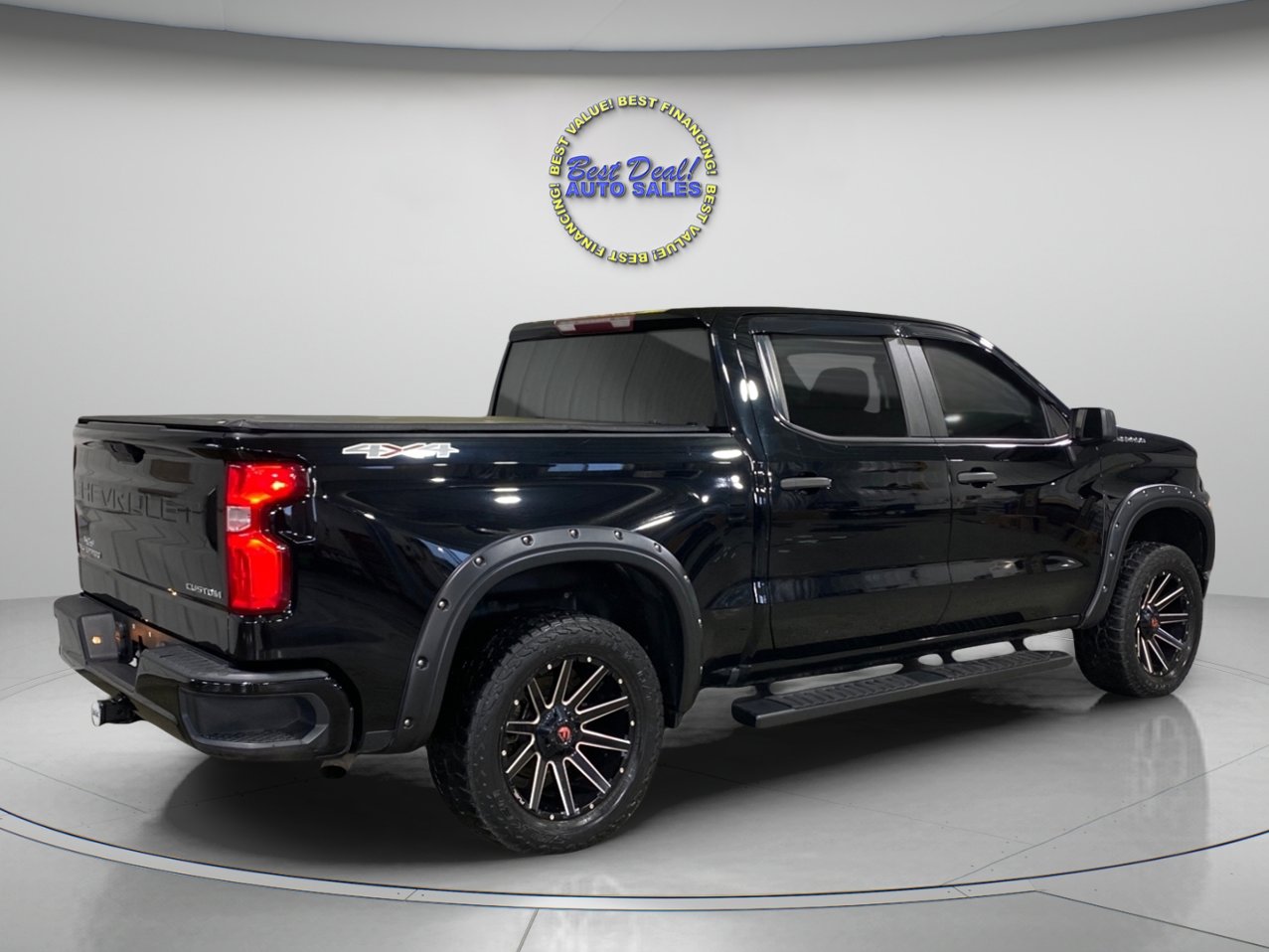Used 2020 Chevrolet Silverado 1500 Custom w/ Custom Value Package image 9