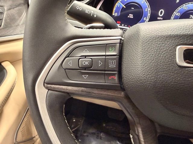 Used 2023 Jeep Grand Cherokee Limited w/ Rear Seat Video Group I AWD/4WD image 29