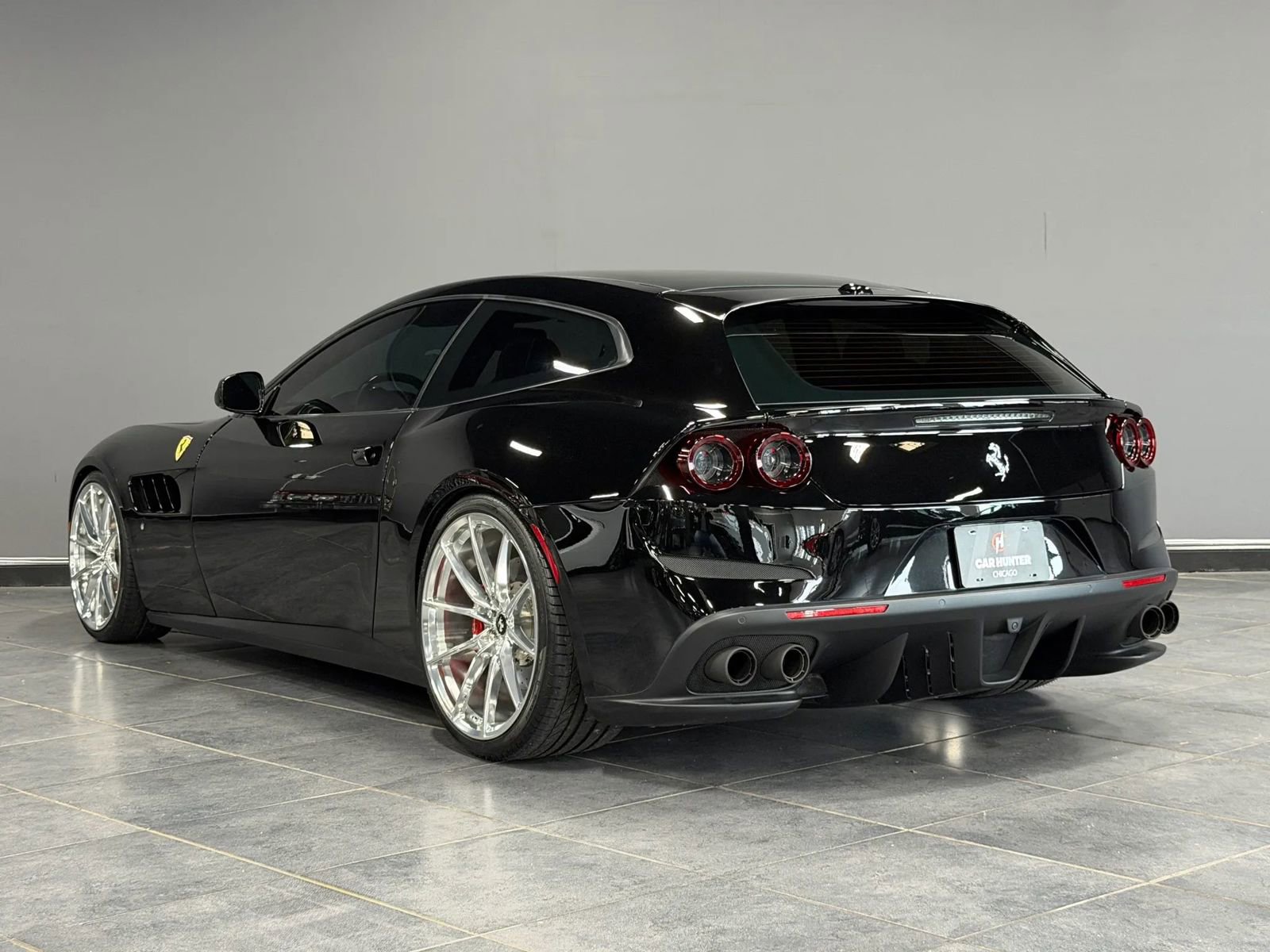 Used 2018 Ferrari GTC4Lusso AWD/4WD image 10
