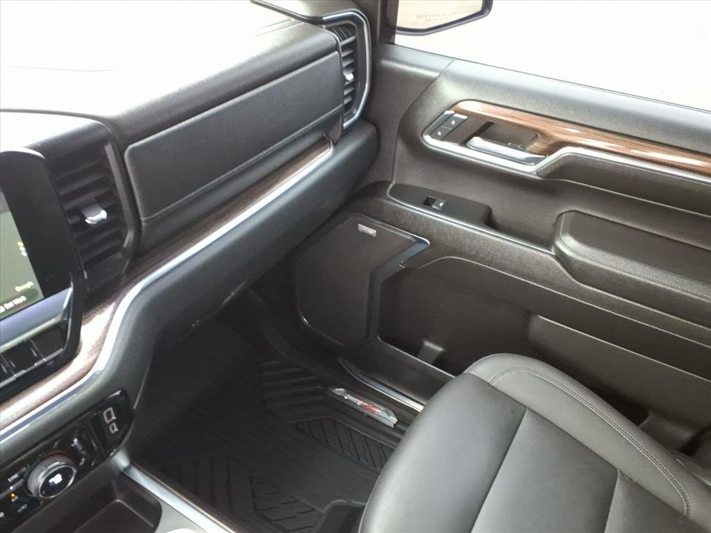 Used 2024 Chevrolet Silverado 1500 LT Trail Boss w/ Convenience Package II image 30