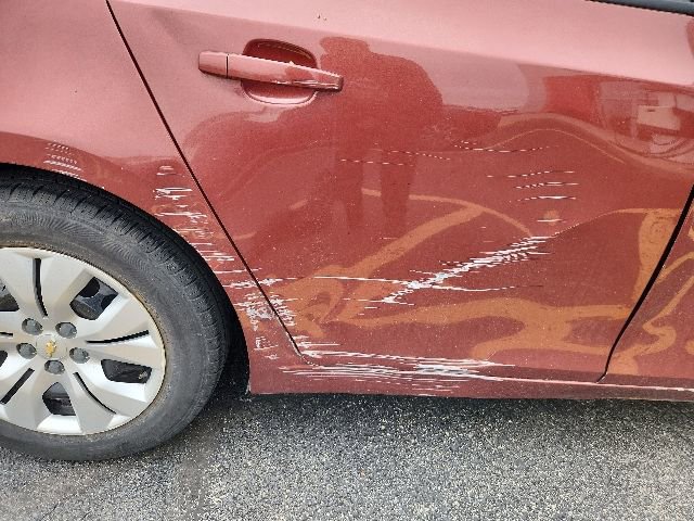 Used 2013 Chevrolet Cruze LS FWD image 7