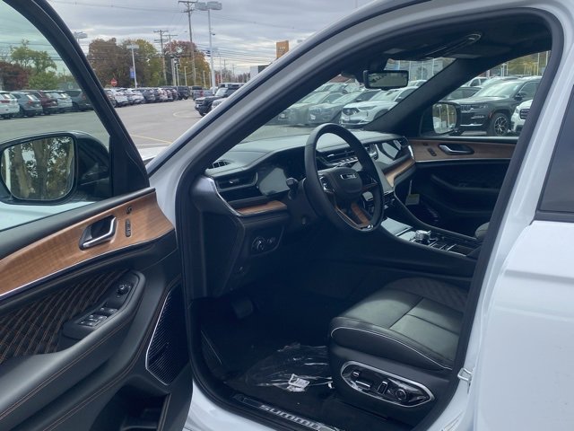 New 2025 Jeep Grand Cherokee L Summit image 15