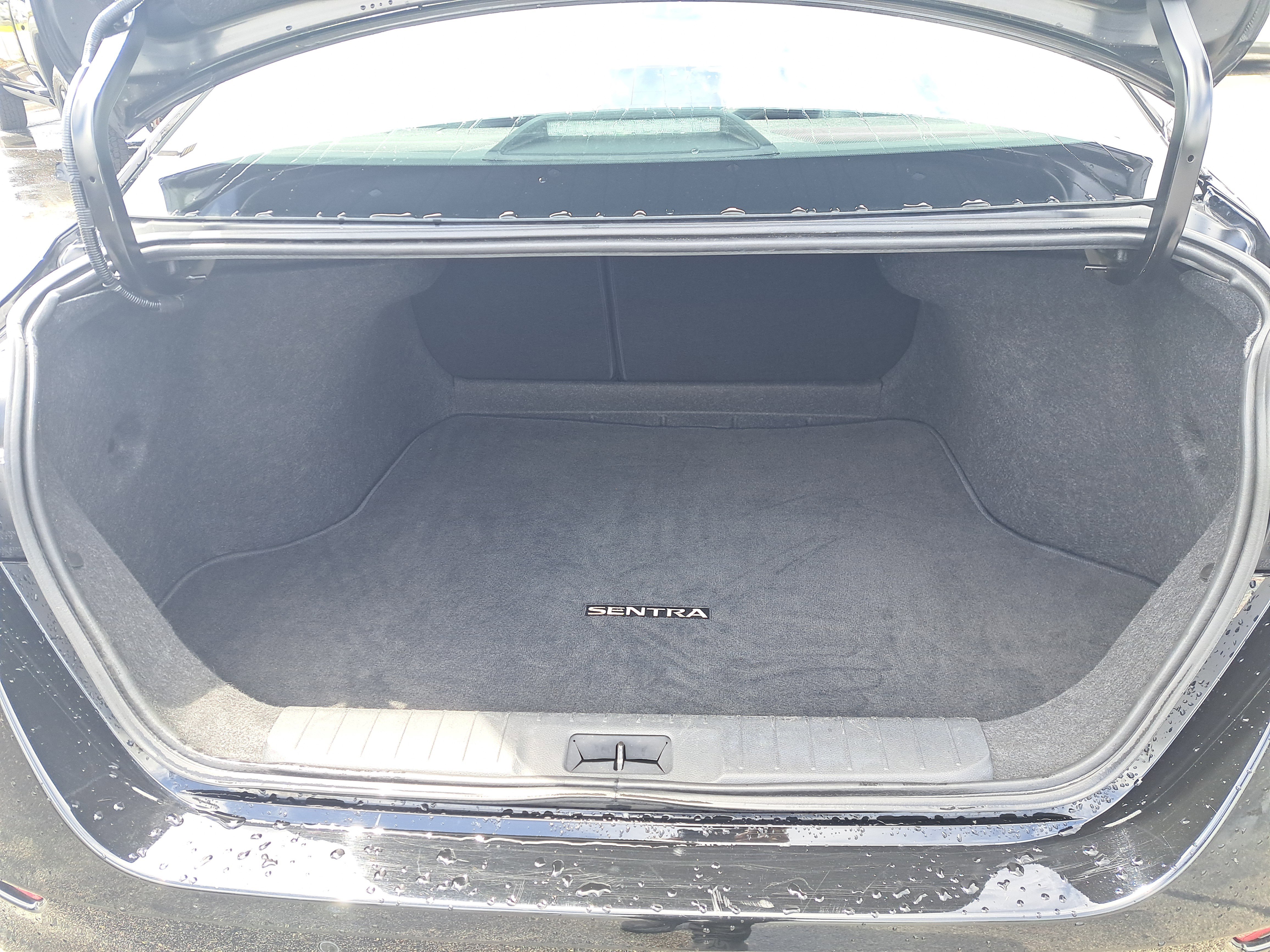 Used 2025 Nissan Sentra S image 9