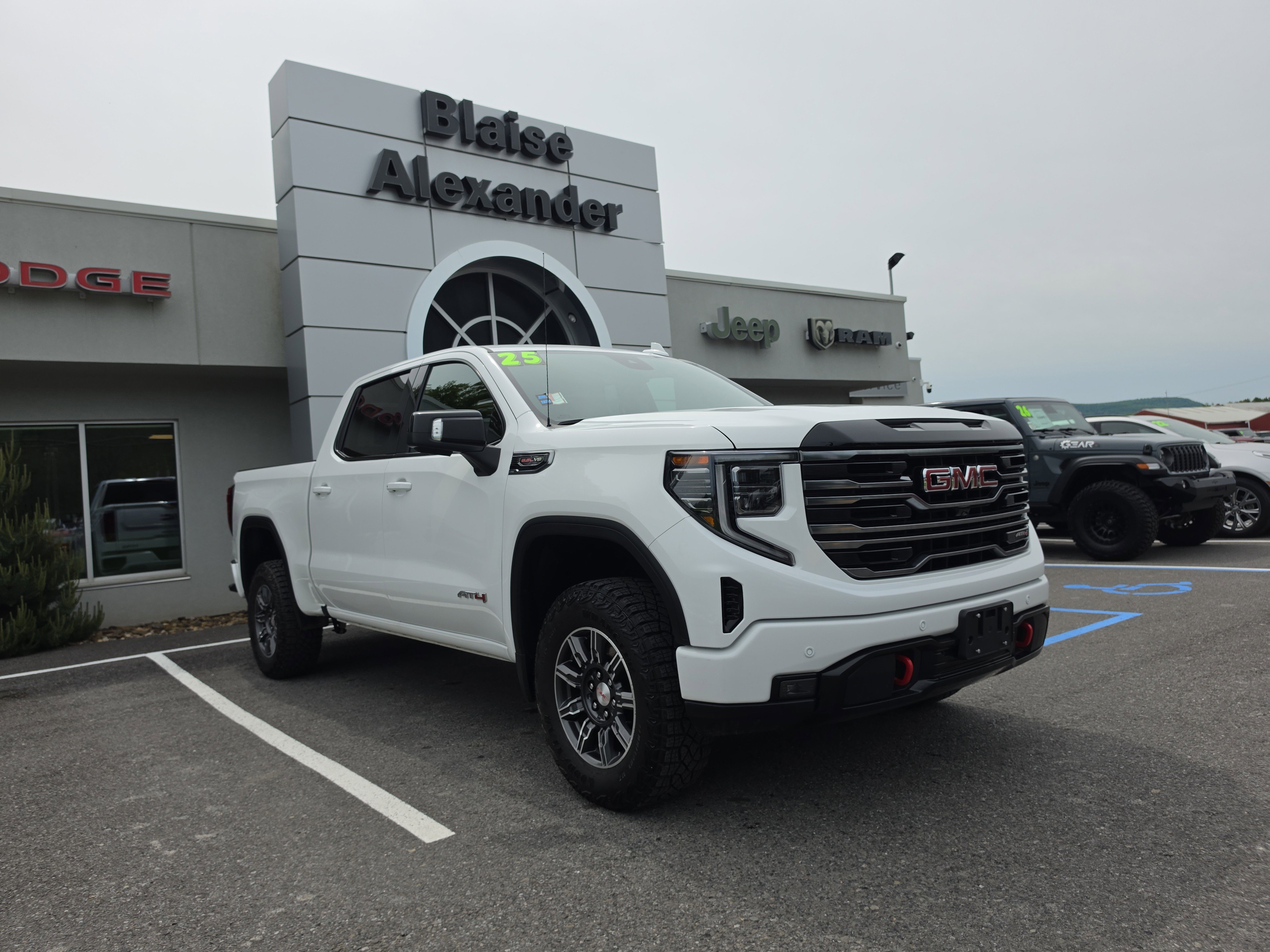 Used 2025 GMC Sierra 1500 AT4