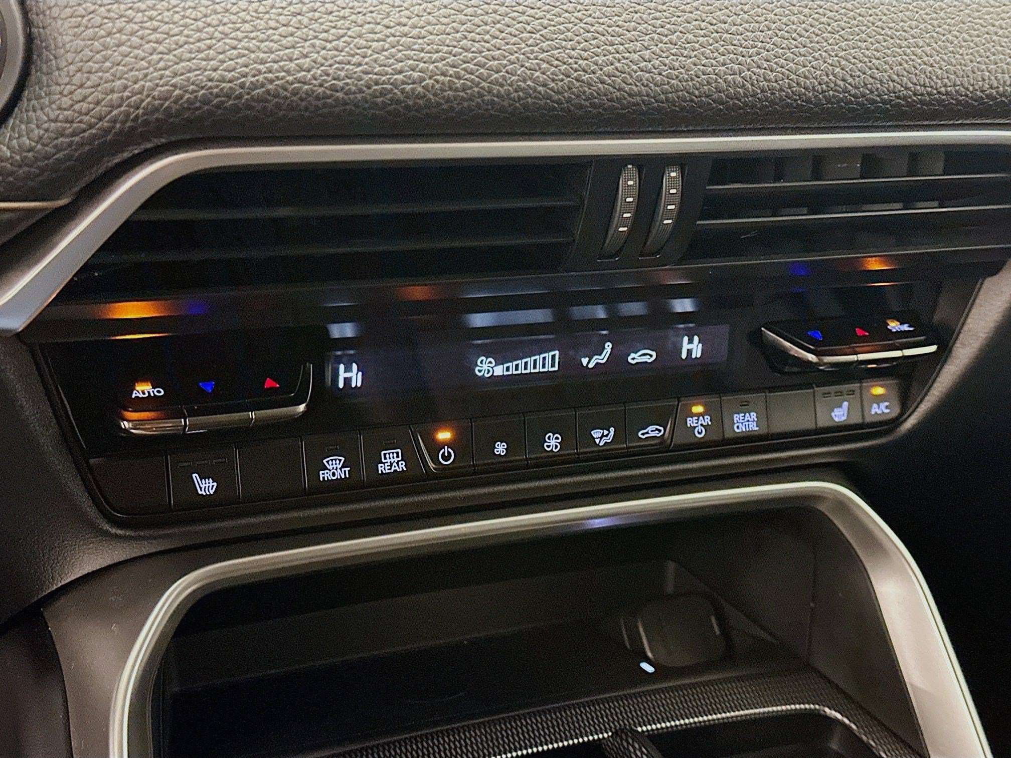Used 2025 MAZDA CX-90 Plug-In Hybrid w/ Preferred AWD/4WD image 16