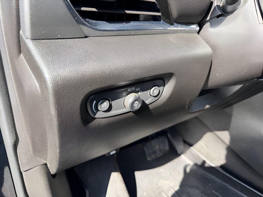 Used 2018 Chevrolet Traverse LT AWD/4WD image 23