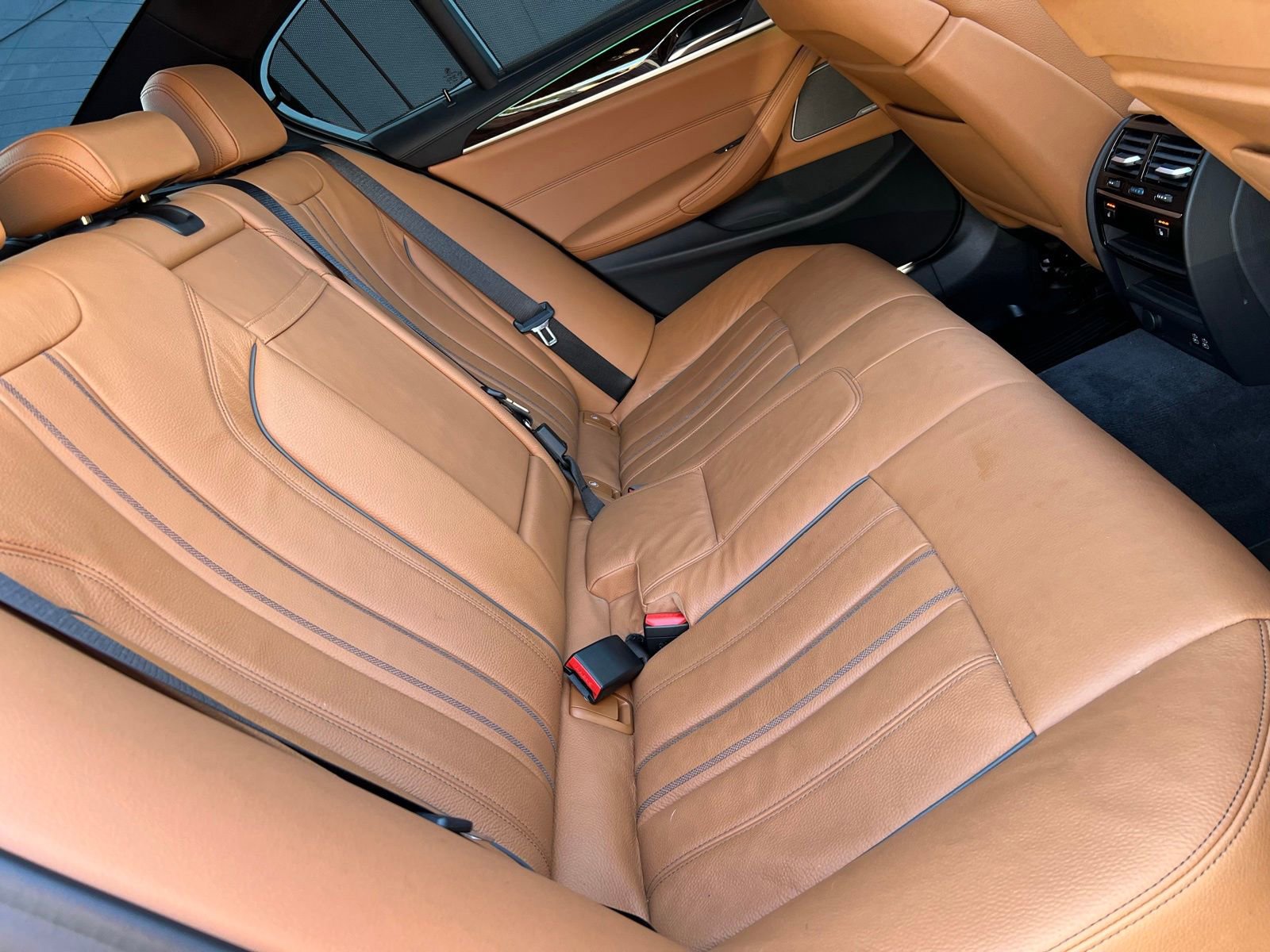 Used 2020 BMW M550i xDrive w/ Executive Package image 60