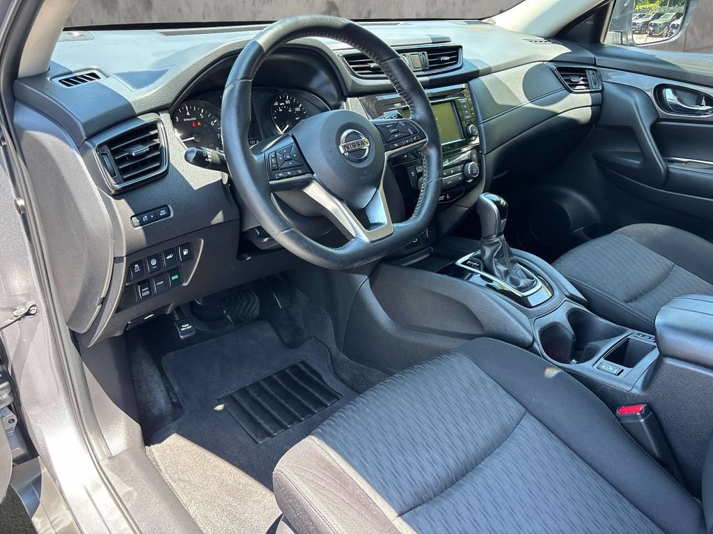 Used 2019 Nissan Rogue SV AWD/4WD image 12