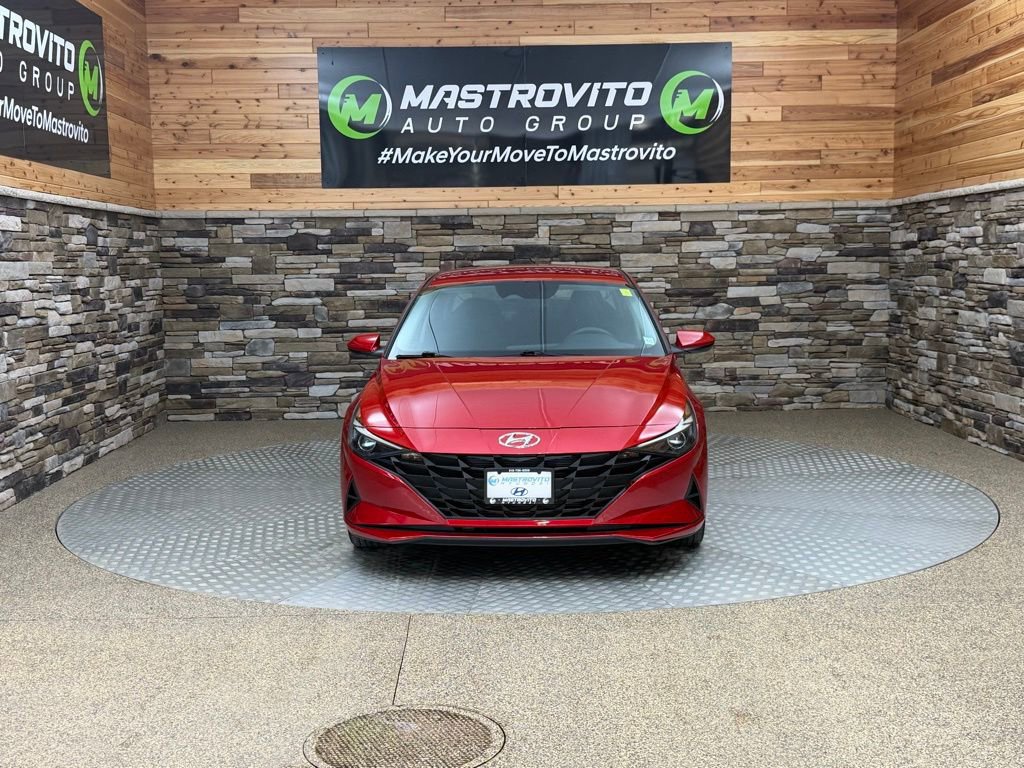 Used 2023 Hyundai Elantra SEL w/ Preferred Accessory Package image 3